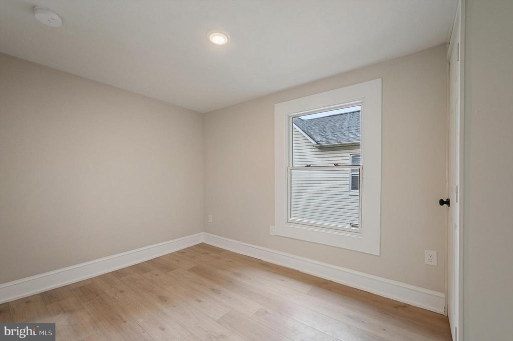 553 Highland Avenue - Photo 14
