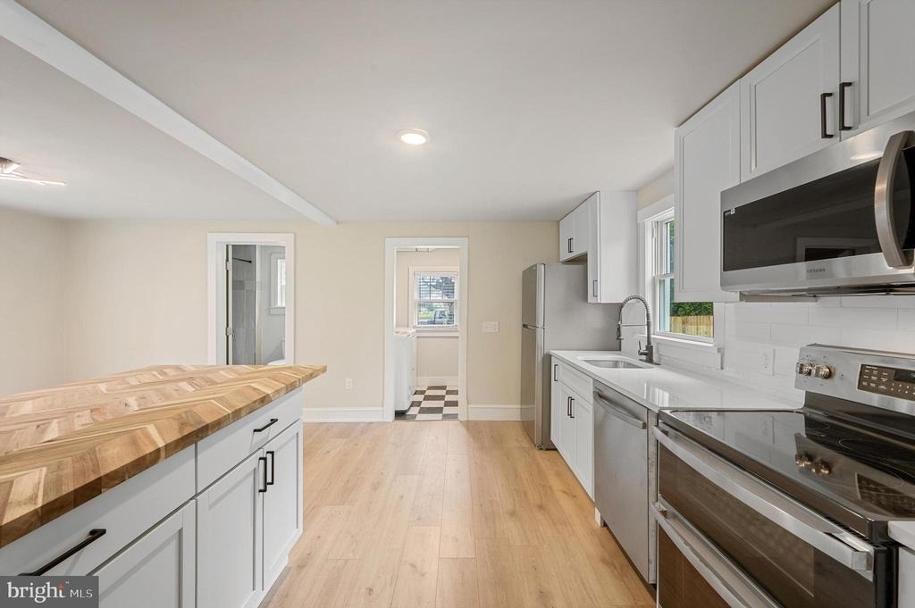 553 Highland Avenue - Photo 2