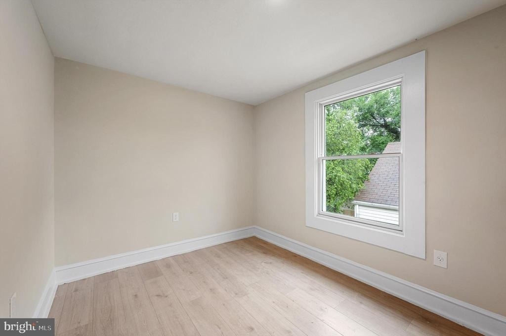 553 Highland Avenue - Photo 15