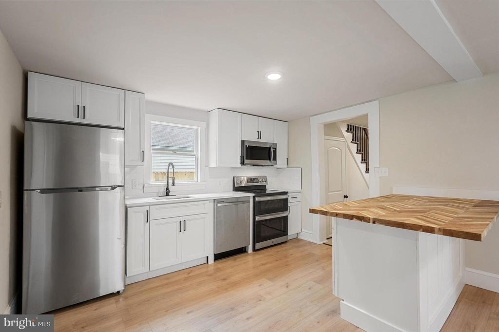 553 Highland Avenue - Photo 5