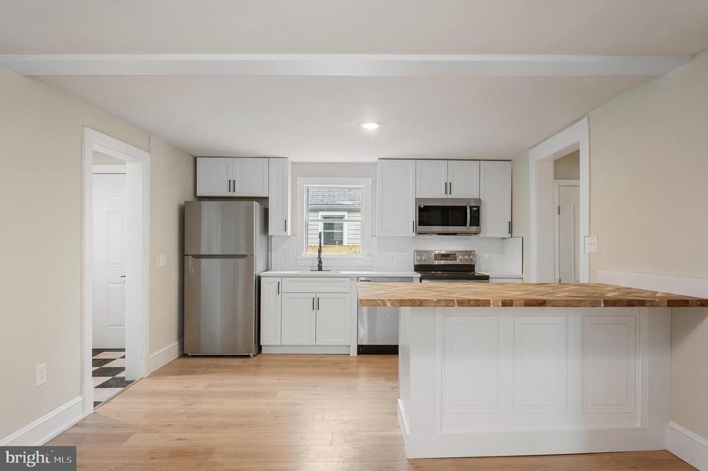 553 Highland Avenue - Photo 3