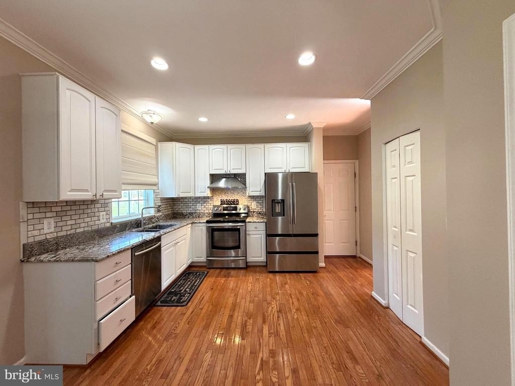 10214 Moss Tower Place - Photo 9