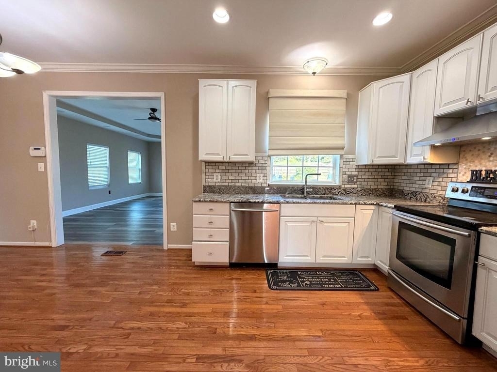 10214 Moss Tower Place - Photo 10