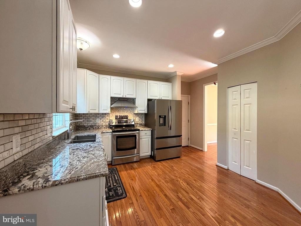 10214 Moss Tower Place - Photo 11