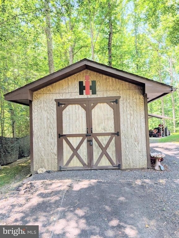 6997 Gilbeth Road - Photo 37