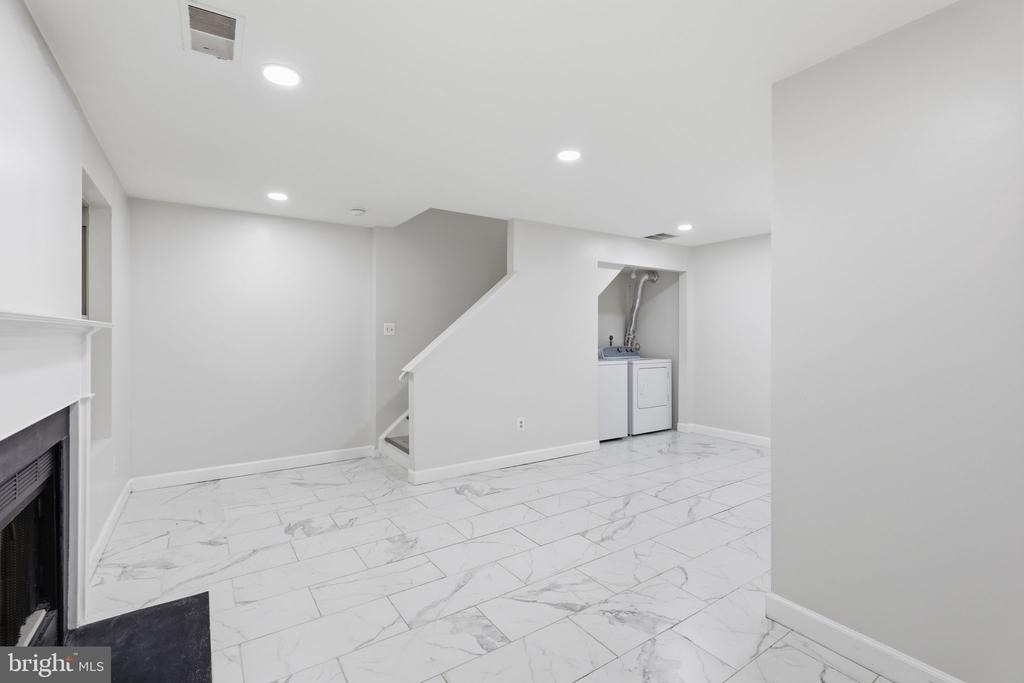 1921 Winslow Court - Photo 12
