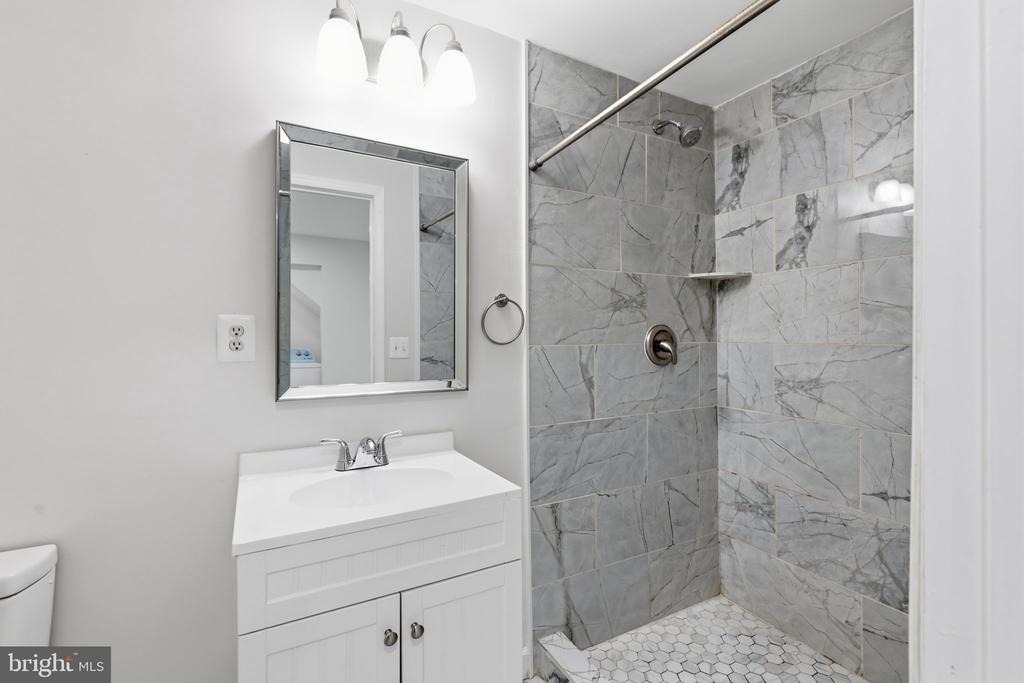 1921 Winslow Court - Photo 14