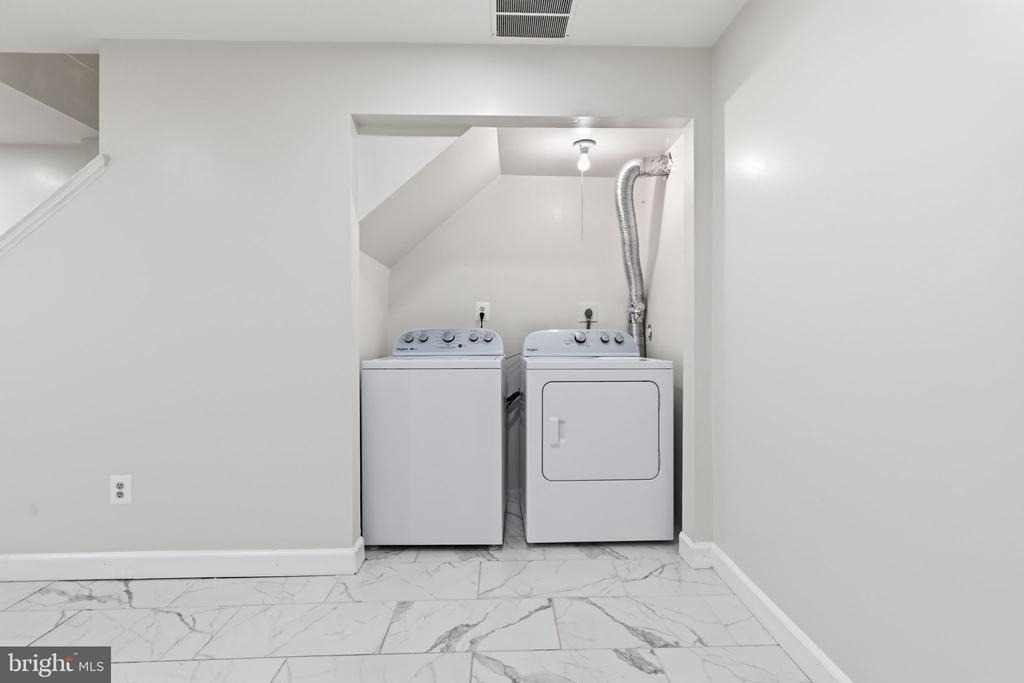 1921 Winslow Court - Photo 23