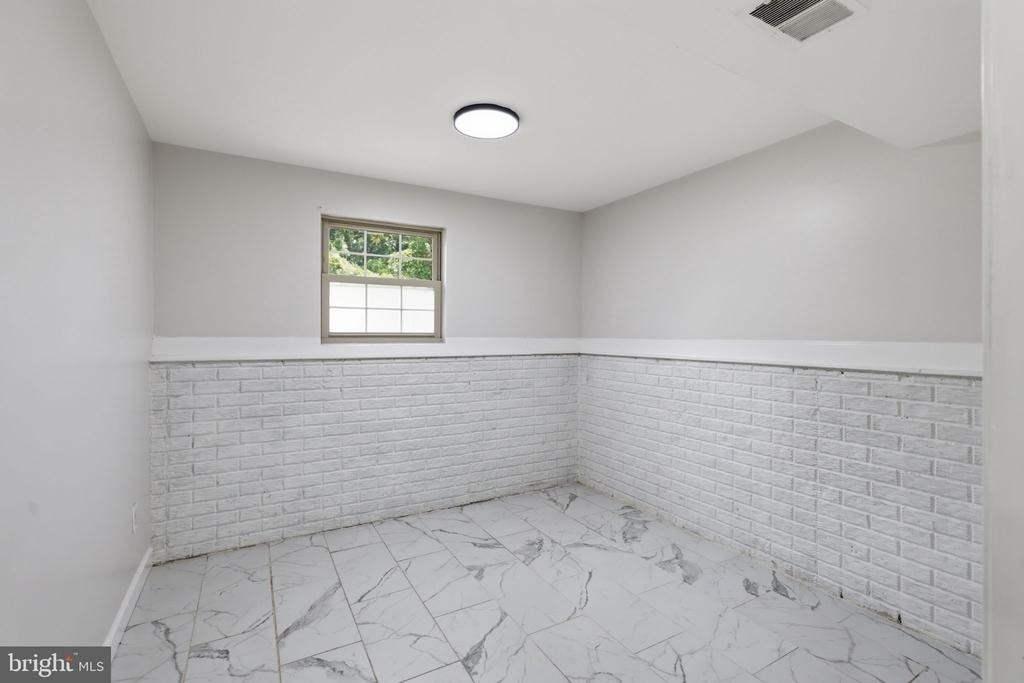 1921 Winslow Court - Photo 15