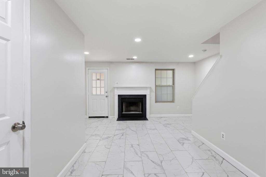 1921 Winslow Court - Photo 11