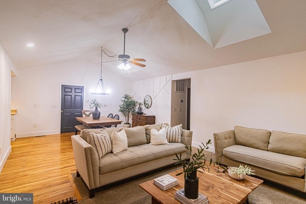 207 Madison Circle - Photo 4