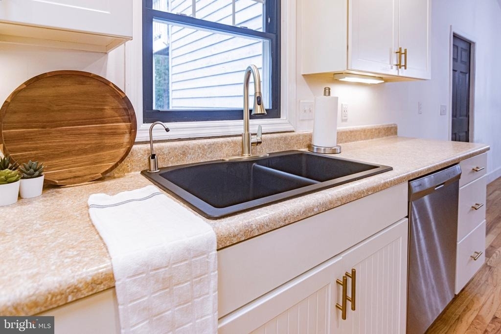 207 Madison Circle - Photo 8