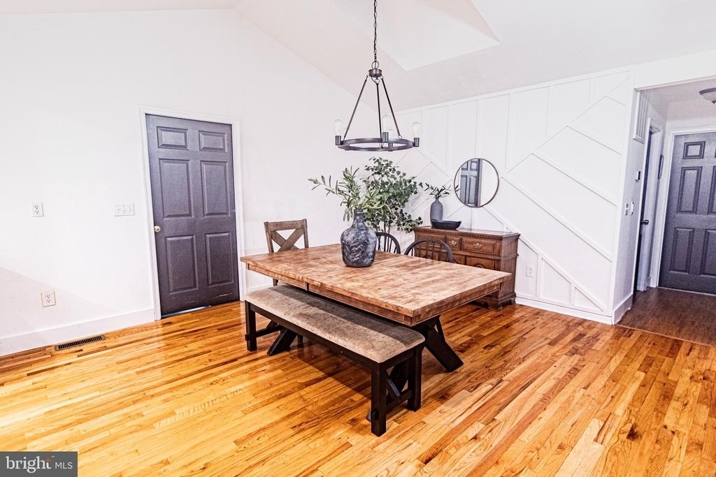 207 Madison Circle - Photo 6