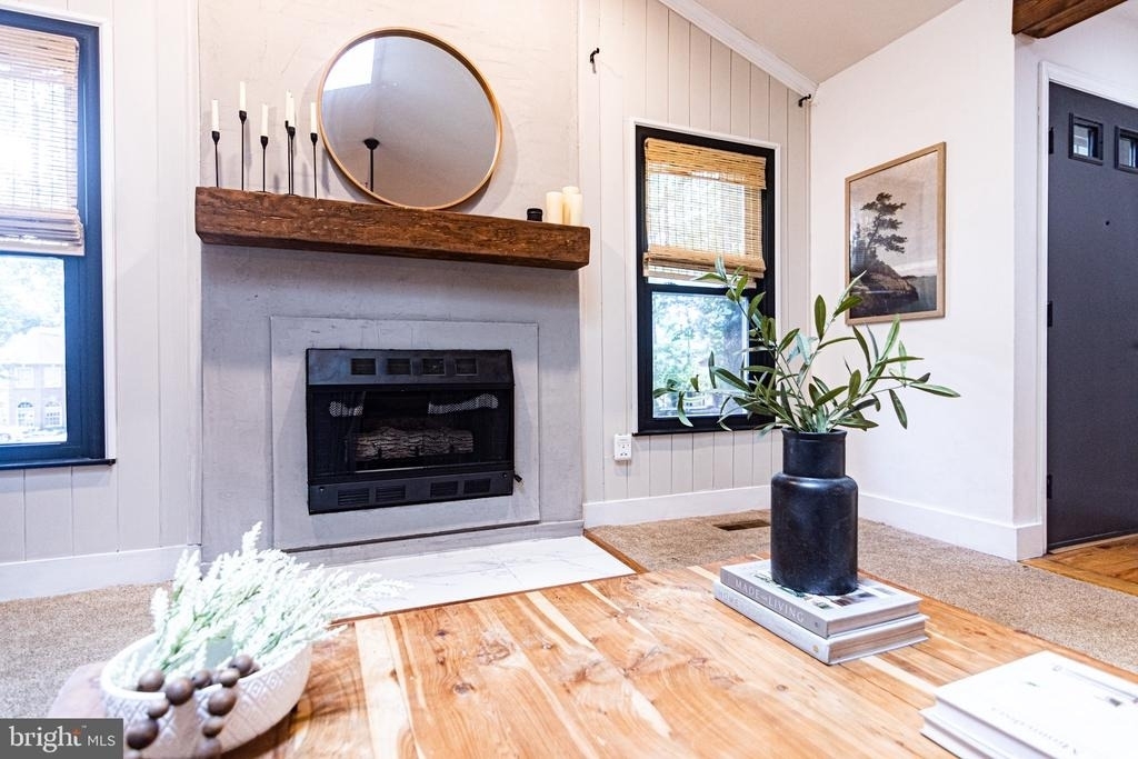 207 Madison Circle - Photo 2