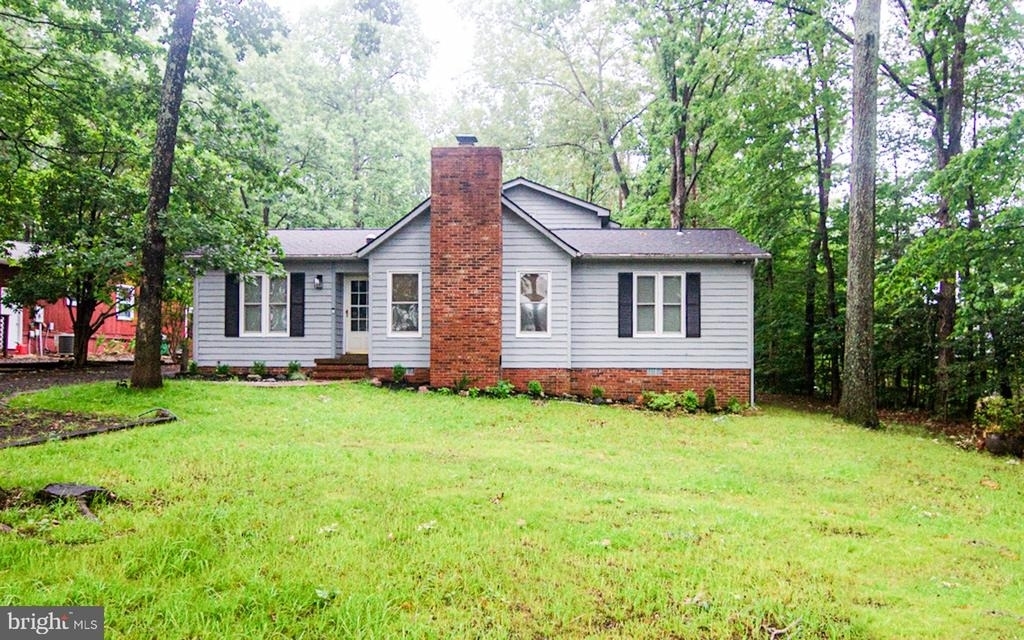 207 Madison Circle - Photo 1
