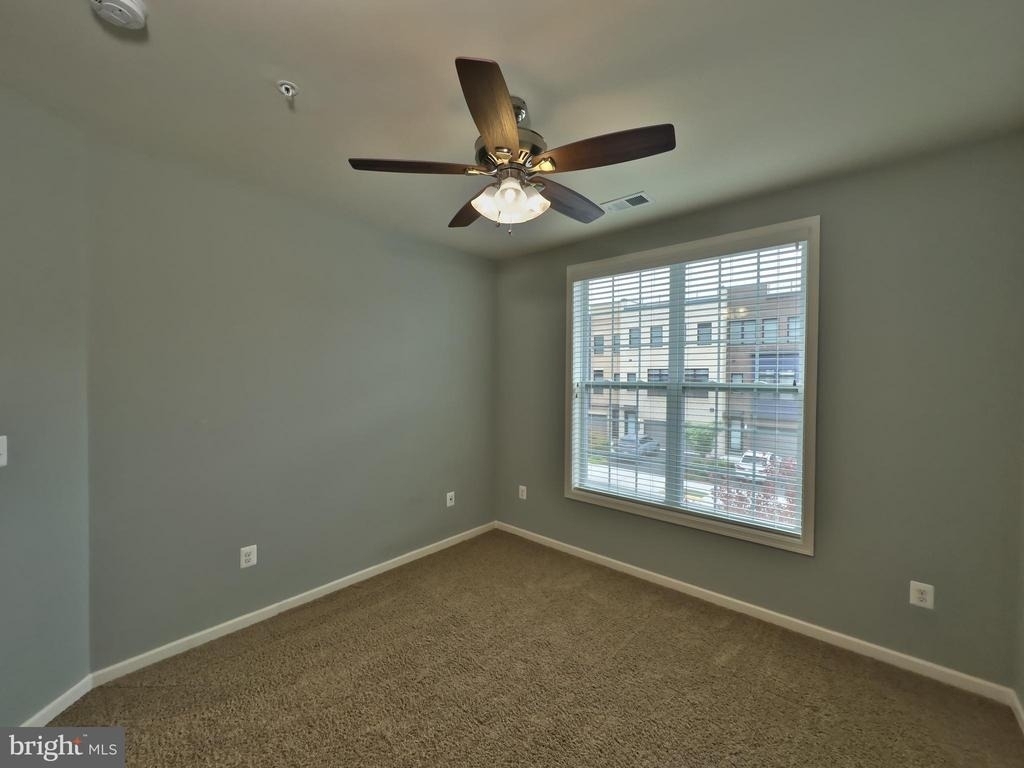 23542 Buckland Farm Terrace - Photo 19
