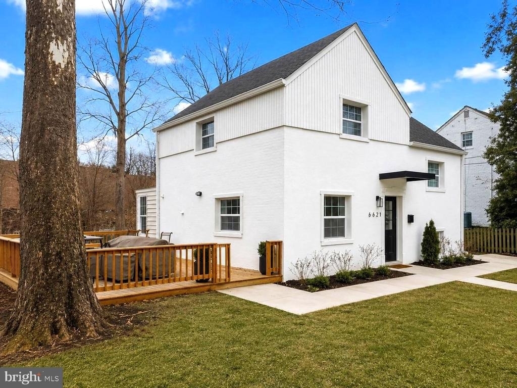 6621 Hallwood Avenue - Photo 3