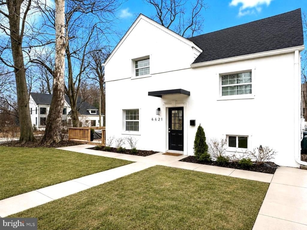 6621 Hallwood Avenue - Photo 2