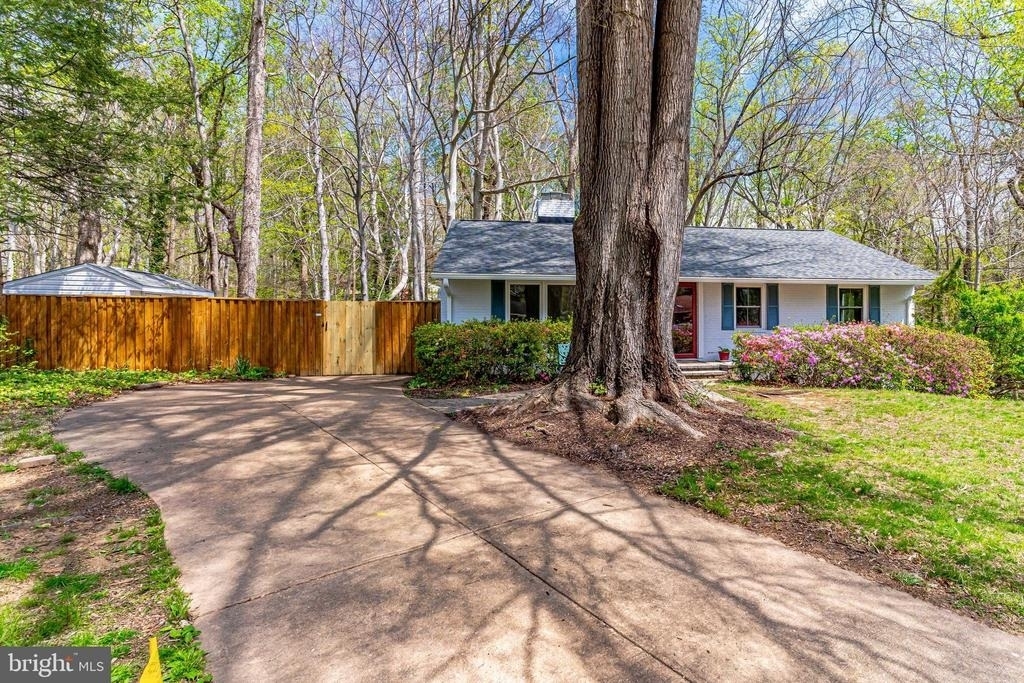 7430 Hastings Street - Photo 2