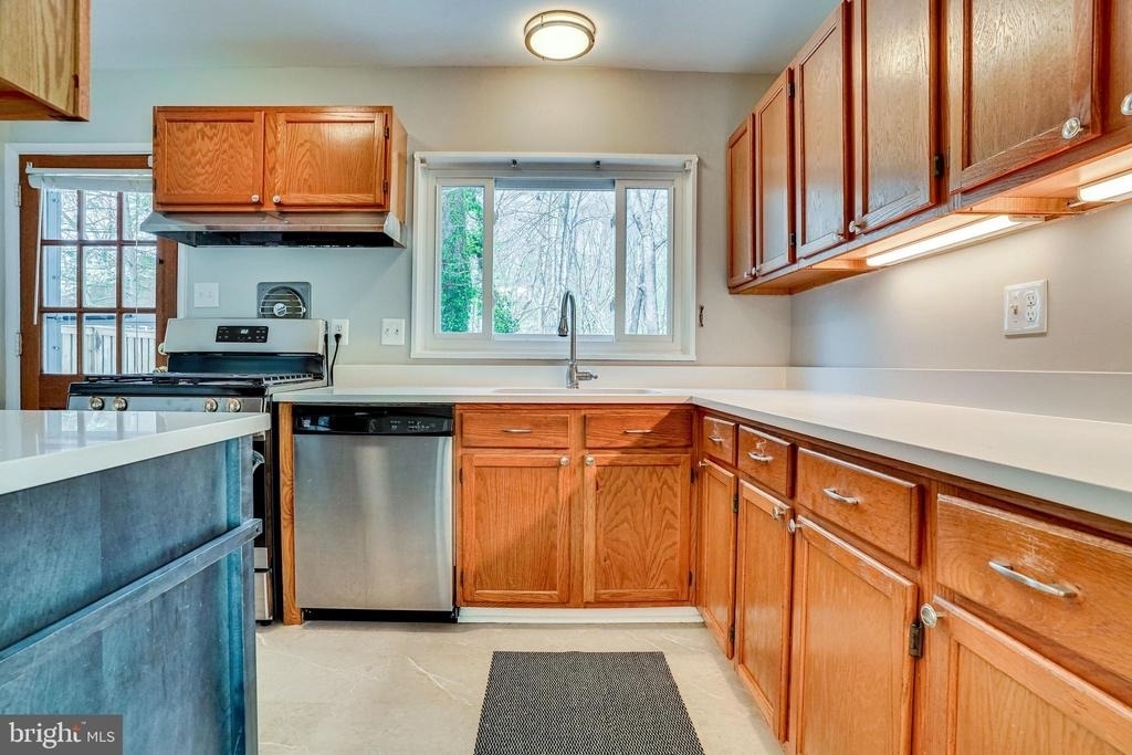 7430 Hastings Street - Photo 15