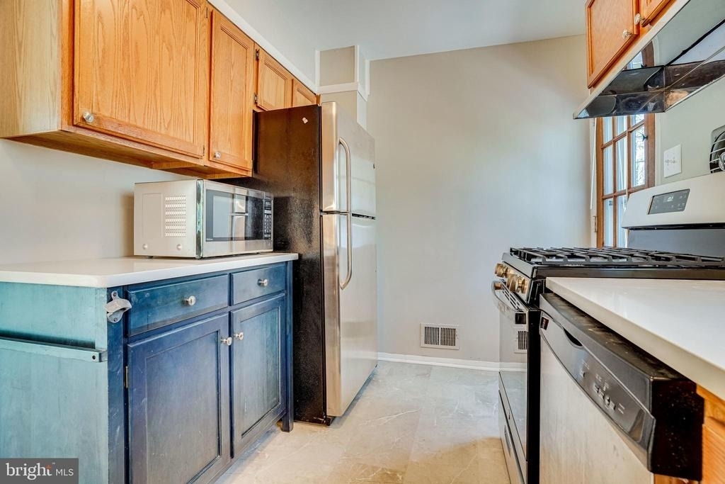 7430 Hastings Street - Photo 14