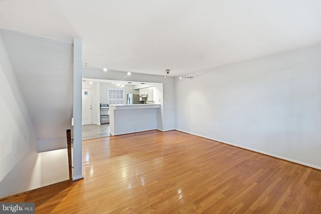 5028 9th Street S - Photo 5