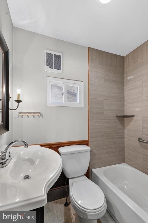 1425 Jackson Street - Photo 17