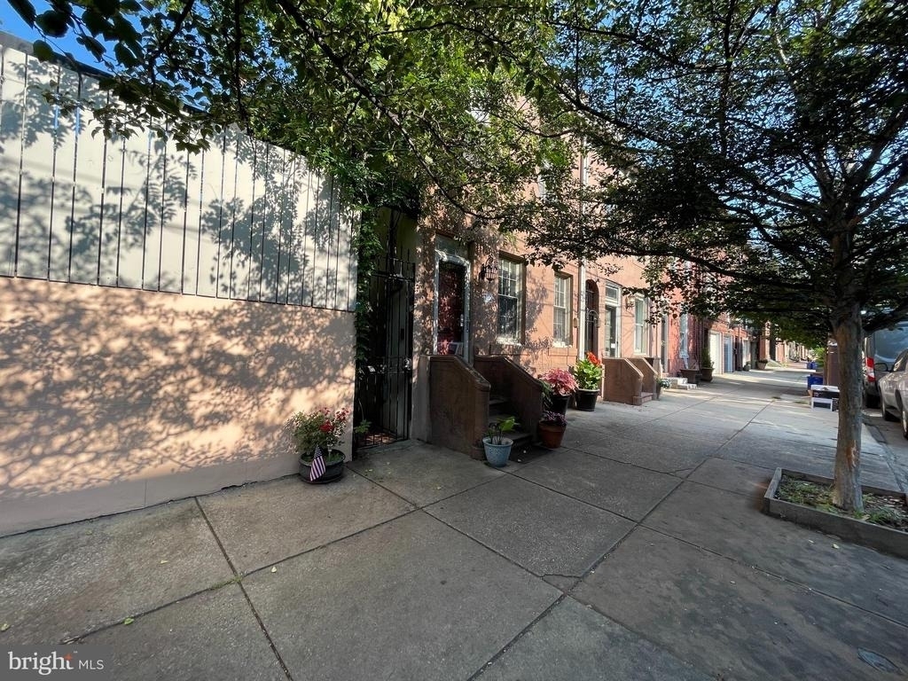 792 S Front Street - Photo 1