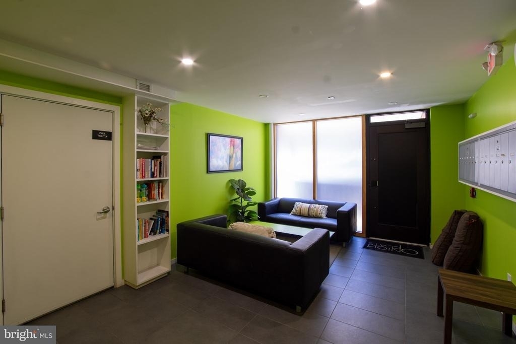 152 W Laurel Street - Photo 19