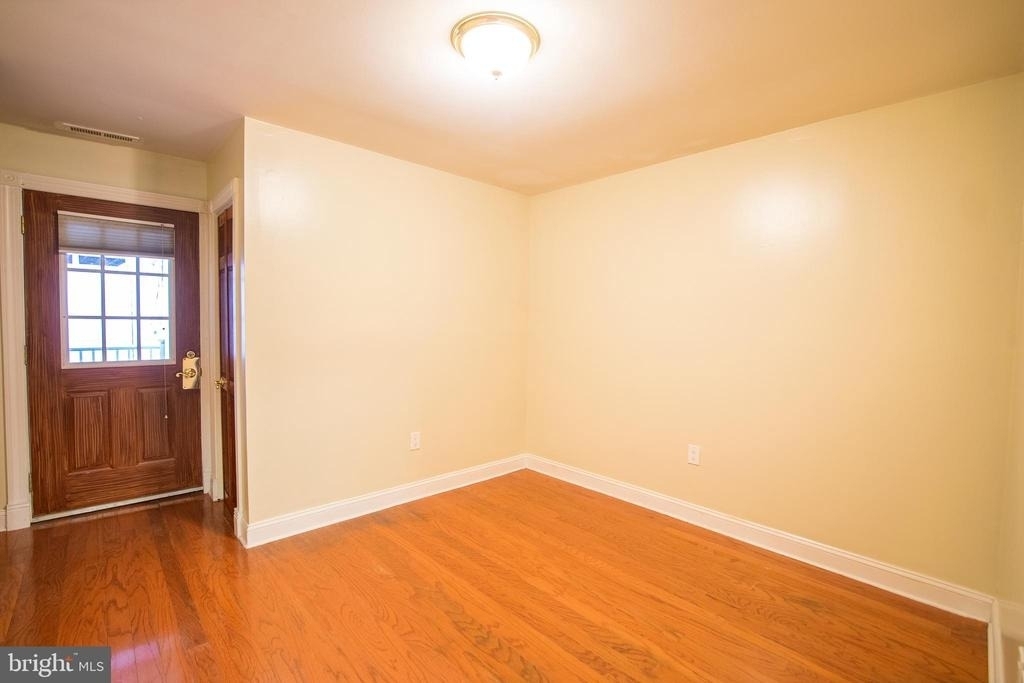 1124 E Passyunk Avenue - Photo 7