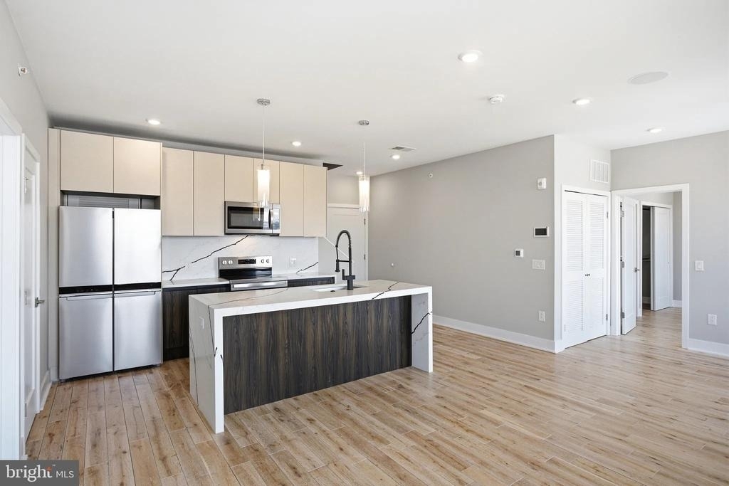 1000 W Girard Avenue - Photo 25