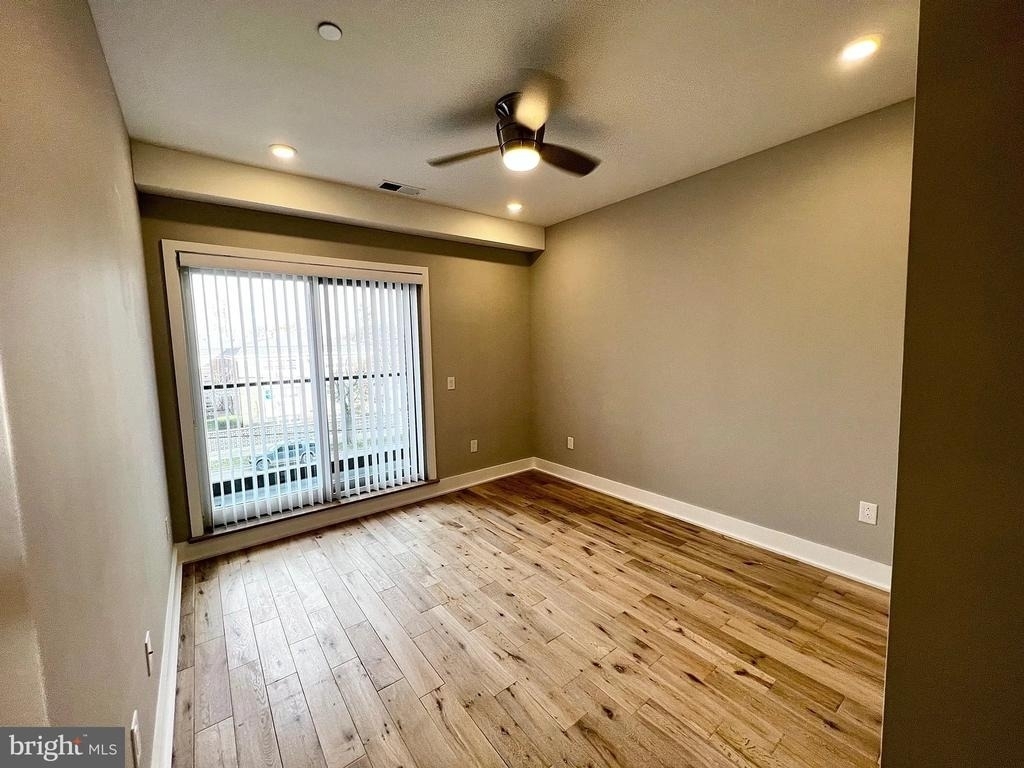 1000 W Girard Avenue - Photo 30
