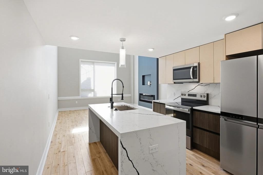 1000 W Girard Avenue - Photo 15