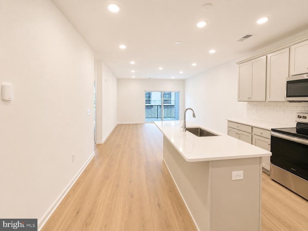 421 Washington Street - Photo 11
