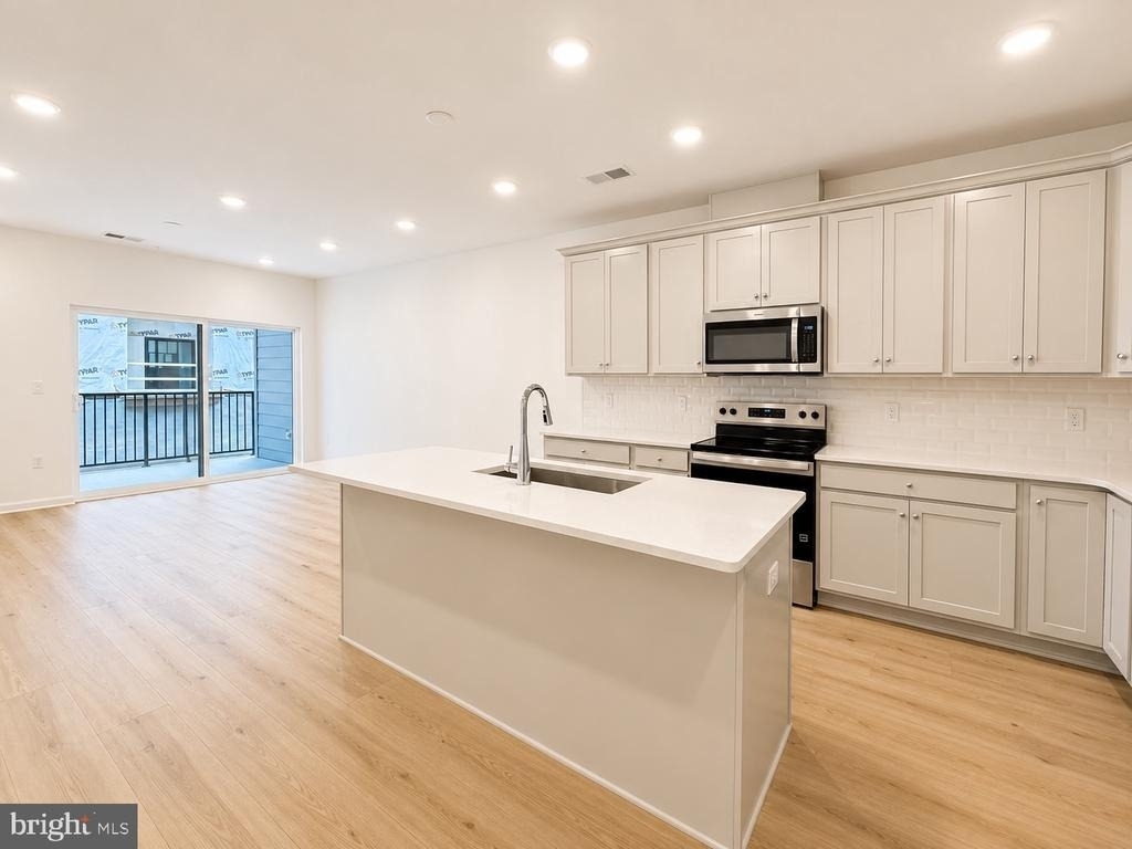 421 Washington Street - Photo 8