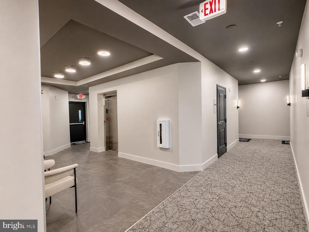 421 Washington Street - Photo 2