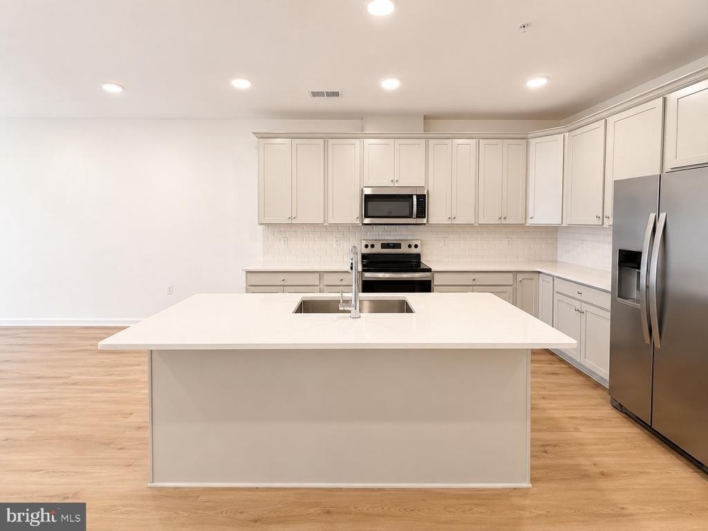 421 Washington Street - Photo 9