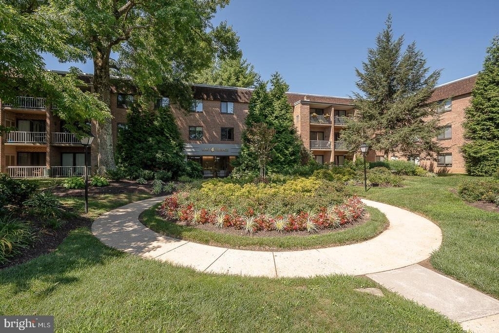 1650 Oakwood Drive - Photo 1