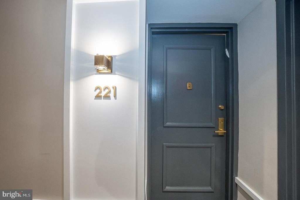 1650 Oakwood Drive - Photo 2
