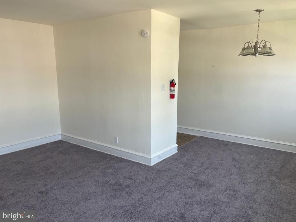 260 N Wycombe Ave - Photo 2