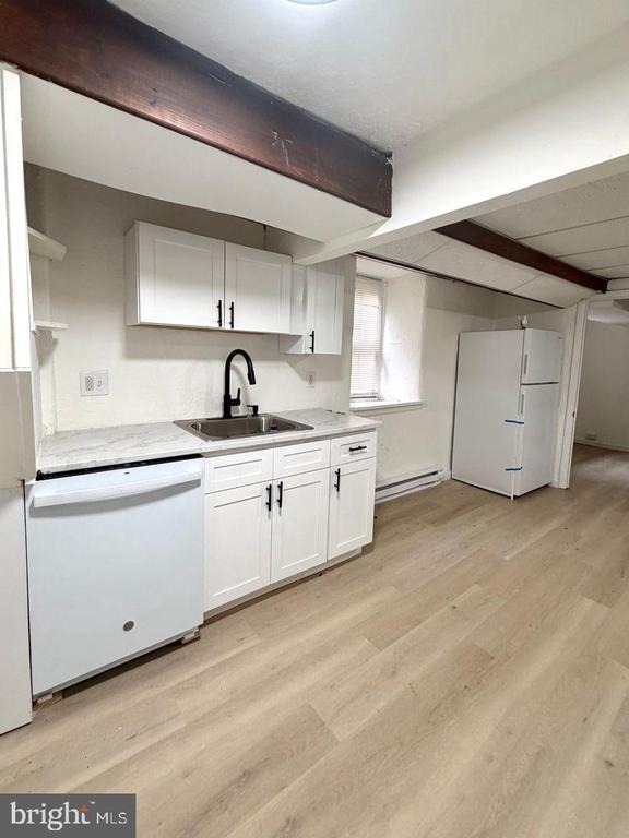 260 N Wycombe Ave - Photo 0