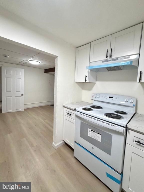 260 N Wycombe Ave - Photo 1