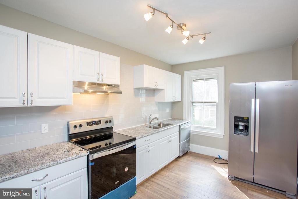34 S Clinton Street - Photo 9