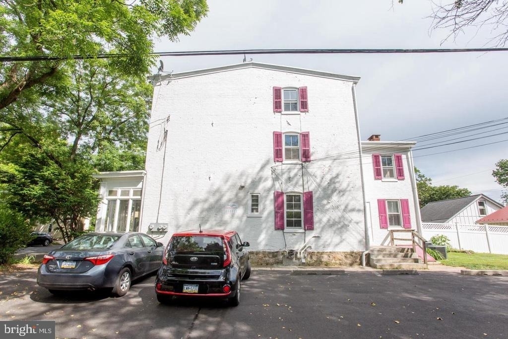 34 S Clinton Street - Photo 2