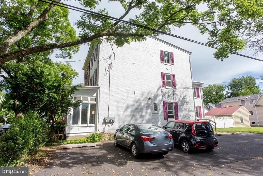 34 S Clinton Street - Photo 1