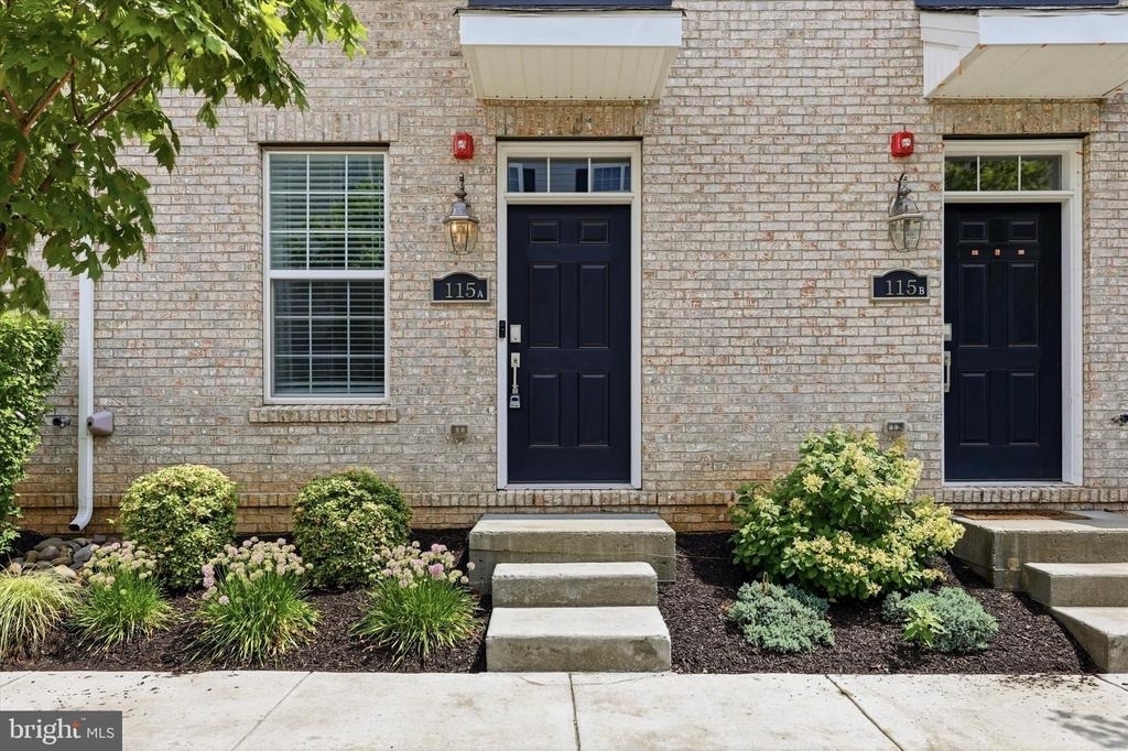 115 King Street - Photo 1