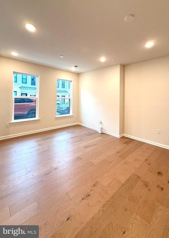1209 Parker Boulevard - Photo 3