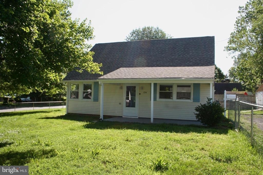 124 Stratford Avenue - Photo 0