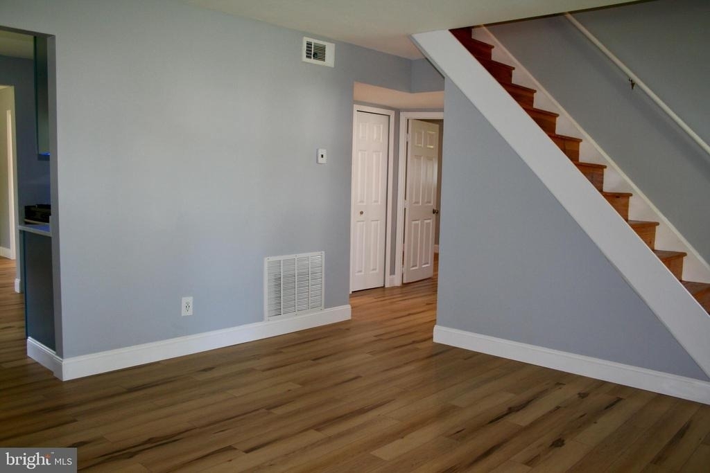 124 Stratford Avenue - Photo 8