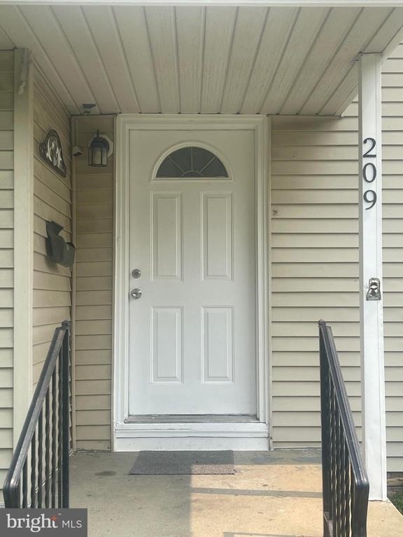 209 Maine Avenue - Photo 1